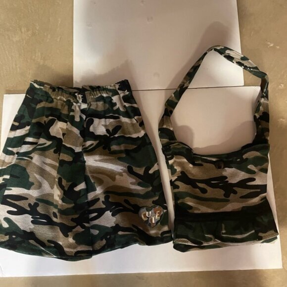 Women’s Camouflage Shorts and Matching Bag - Picture 1 of 3